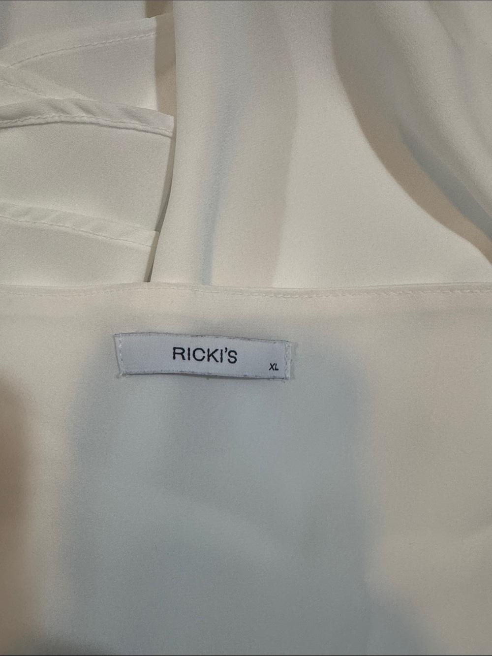 Ricki's White V-Neck Button-Front Camisole - Picture 4 of 4
